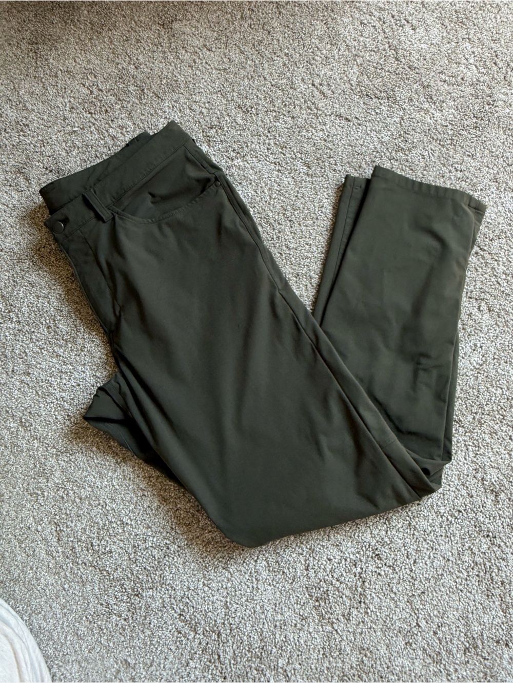 Lululemon ABC pant in olive green